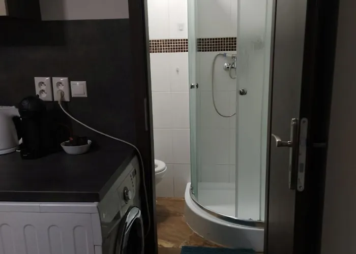 Basement Close To Train Station Appartamento Bratislava