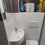 Apartamento Basement Close To Train Station Bratislava