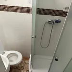 Basement Close To Train Station Apartamento *